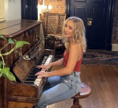 Full leaked Ashley cooke private photo