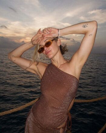 Full leaked Ashley roberts private photo