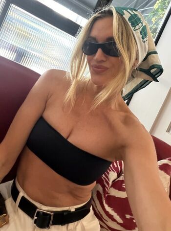 Full leaked Ashley roberts page private photo