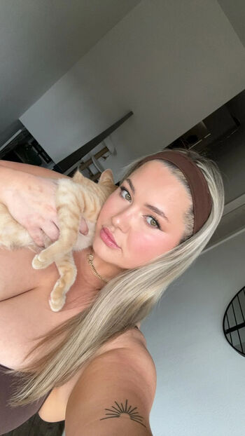 Full leaked Ashleygraham private photo
