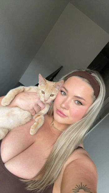 Full leaked Ashleygraham private photo