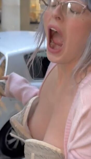 Full leaked Ashnikko private photo