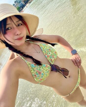 Full leaked Asian streamers page private photo