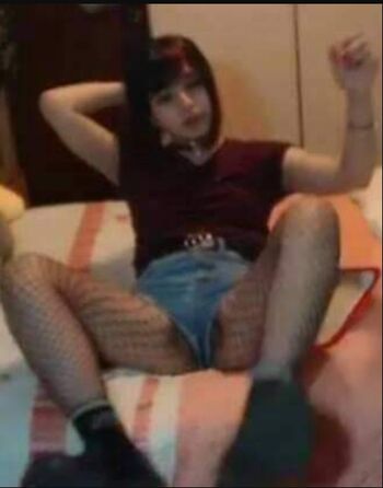 Full leaked Asian streamers page private photo