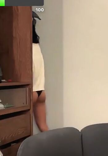 Full leaked Asian streamers private photo