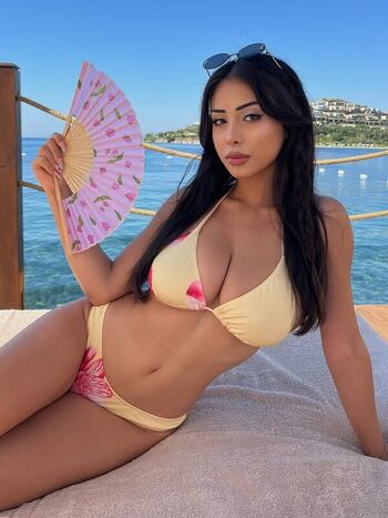 Full leaked Aslihel page private photo