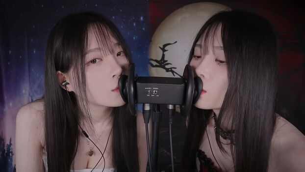 Full leaked Asmr earlicking private photo