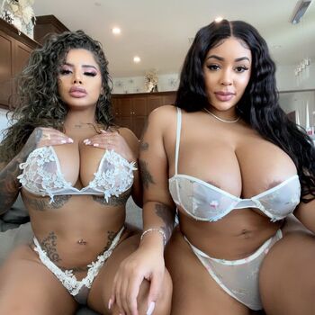 Full leaked Aundreana private photo