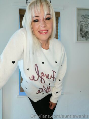 Full leaked Auntiewanks private photo