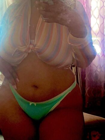Full leaked Auntynajaa private photo