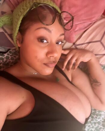 Full leaked Auntynajaa private photo