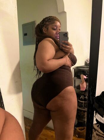 Full leaked Auntynajaa private photo