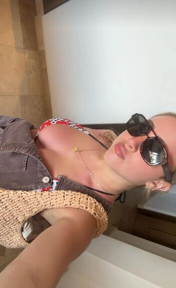 Full leaked Ava kolker private photo