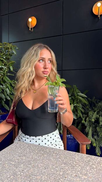 Full leaked Ava kolker  page private photo
