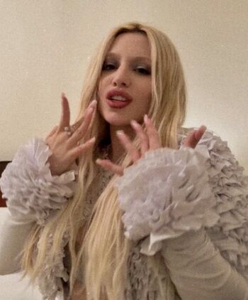 Full leaked Ava max private photo