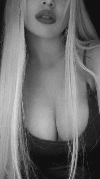 Full leaked Ava max private photo