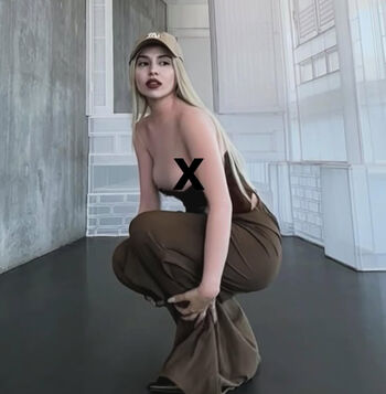 Full leaked Ava max private photo