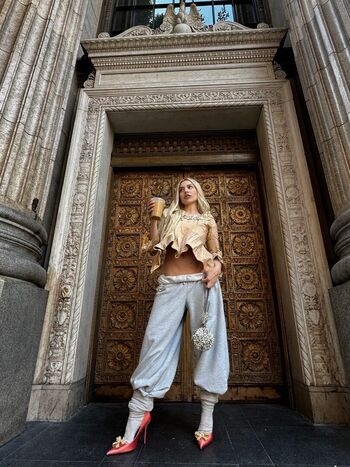 Full leaked Ava max private photo