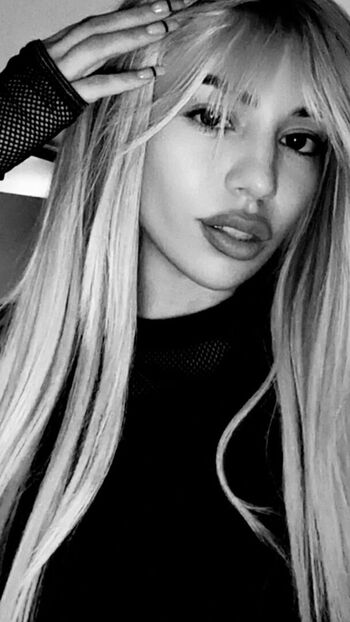 Full leaked Ava max private photo