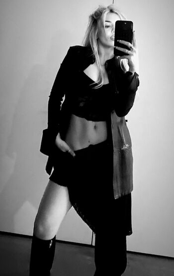 Full leaked Ava max private photo