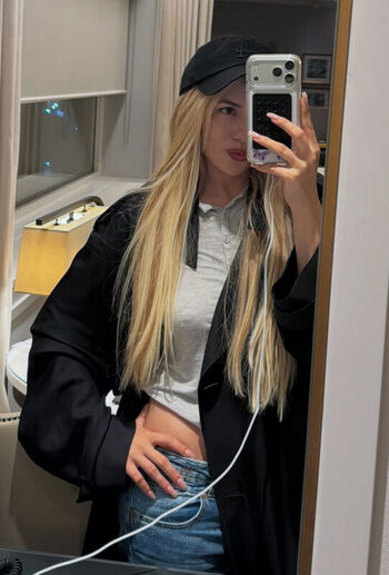 Full leaked Ava max private photo