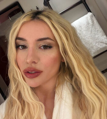 Full leaked Ava max private photo