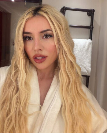 Full leaked Ava max private photo