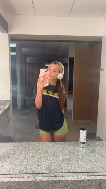 Ava Nucci