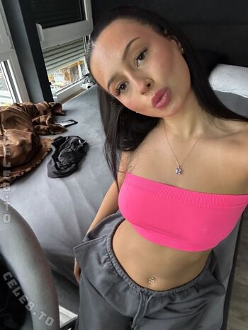 Full leaked Avakisses private photo