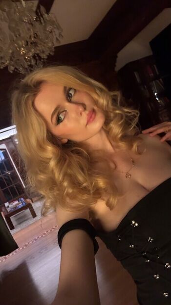 Full leaked Avalon warren private photo
