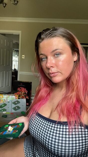 Full leaked Averageallison page private photo