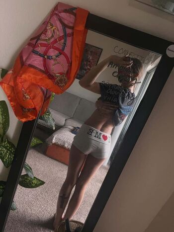 Full leaked Avery shipp private photo