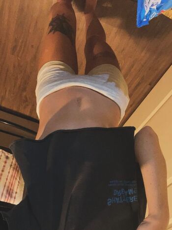 Full leaked Avery shipp private photo