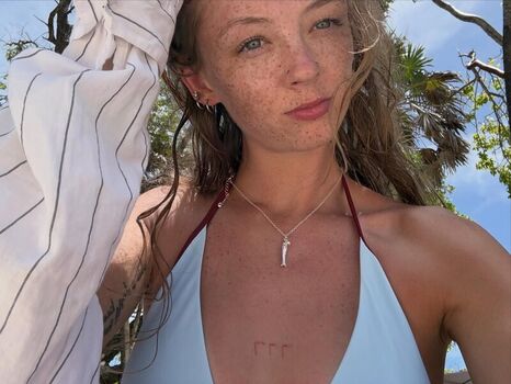 Full leaked Avery shipp page private photo