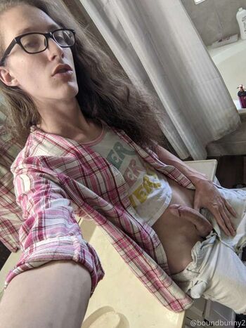 Full leaked Avery starling private photo