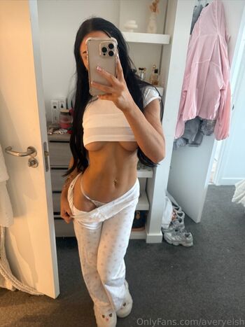 Full leaked Aviezhou private photo