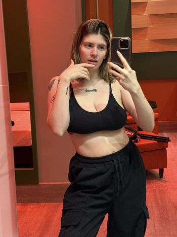 Full leaked Avmansi page private photo