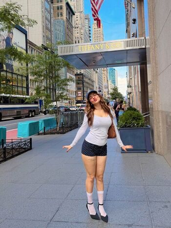 Full leaked Avneet kaur private photo