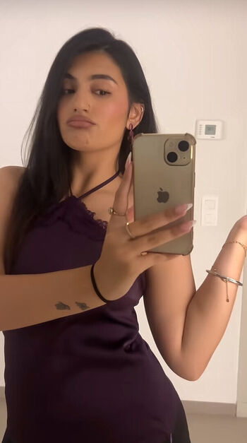 Full leaked Avneet kaur private photo