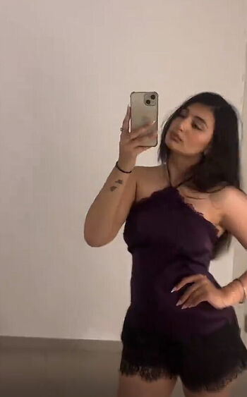 Full leaked Avneet kaur private photo