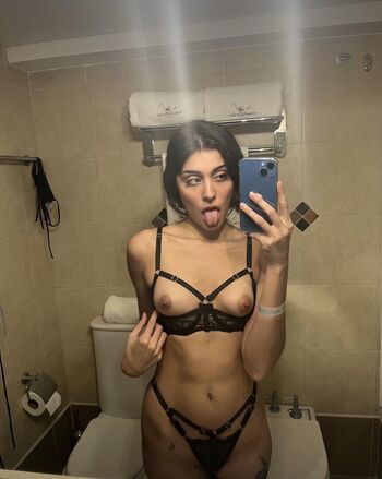 Full leaked Avrila private photo
