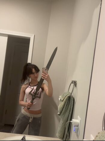 Full leaked Awkspew roo private photo