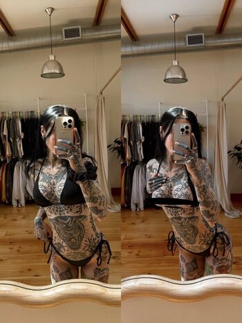 Full leaked Awlivv page private photo