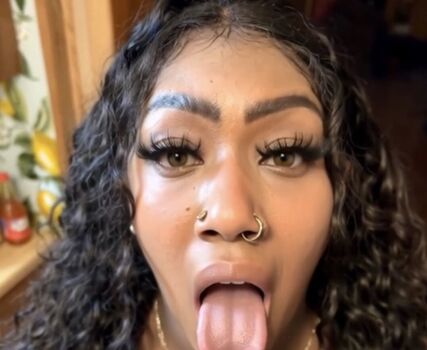 Full leaked Awnnaabby private photo