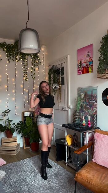 Full leaked Axelle maga page private photo