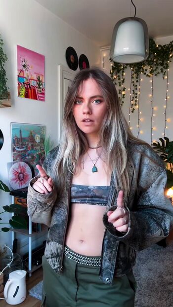 Full leaked Axelle maga private photo