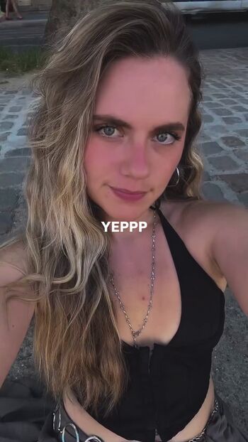 Full leaked Axelle maga private photo
