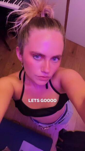 Full leaked Axelle maga private photo