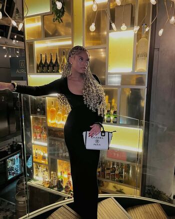 Full leaked Ayanda pambo private photo