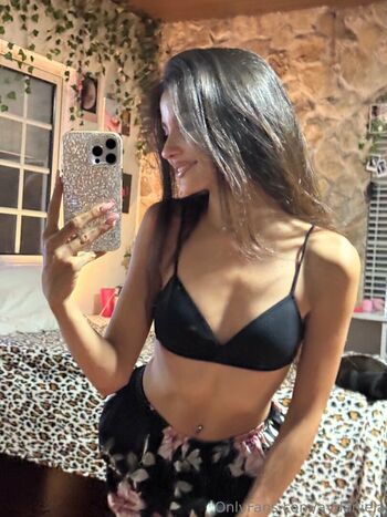Full leaked Aydaniela private photo